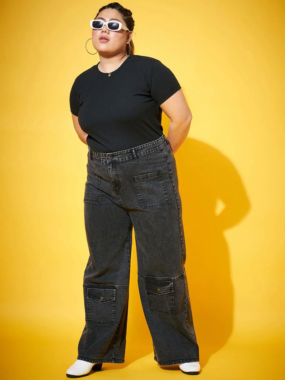 SASSAFRAS Curve Women Black Comfort Straight Fit High-Rise Clean Look Acid Wash Jeans - Image 4