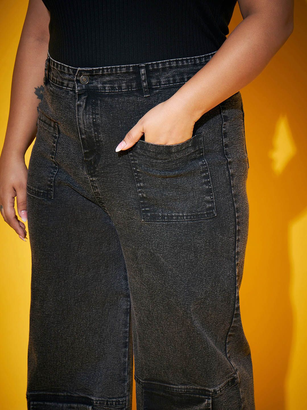 SASSAFRAS Curve Women Black Comfort Straight Fit High-Rise Clean Look Acid Wash Jeans - Image 6