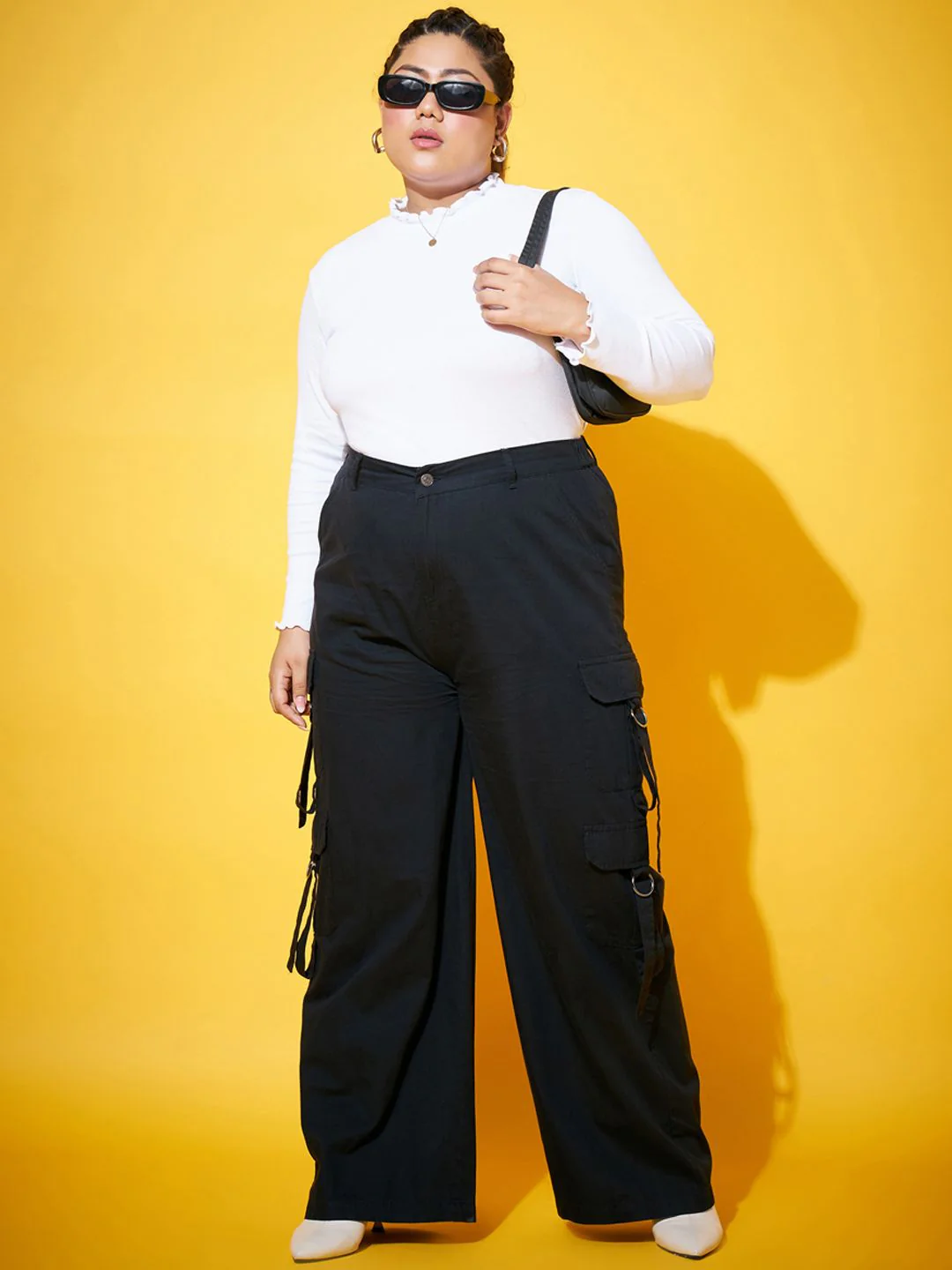 SASSAFRAS Curve Women Black Straight Fit Pure Cotton Cargo Trousers - Image 4