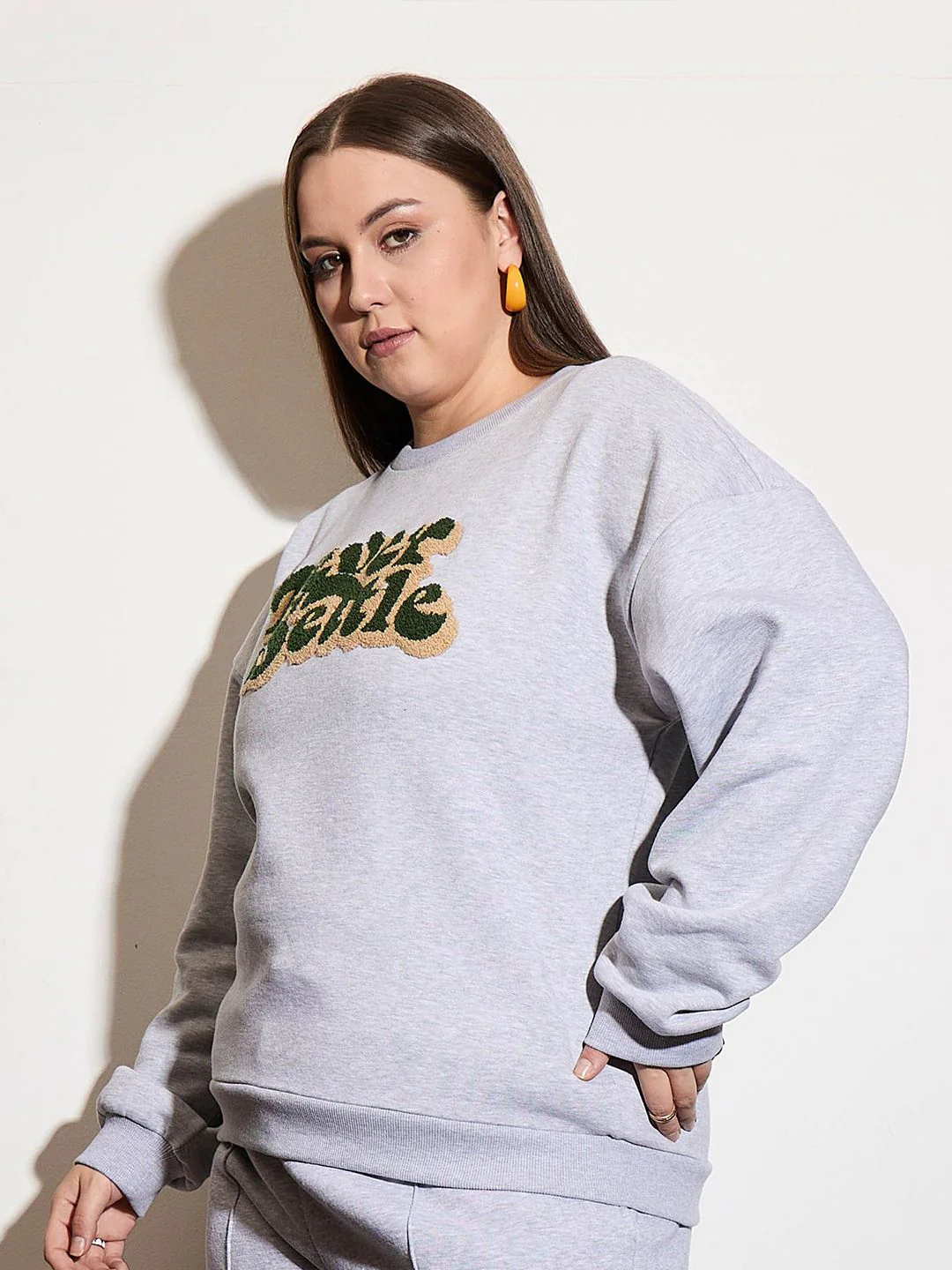 SASSAFRAS Curve Women Plus Size Typography Embroidered Sweatshirt - Image 3