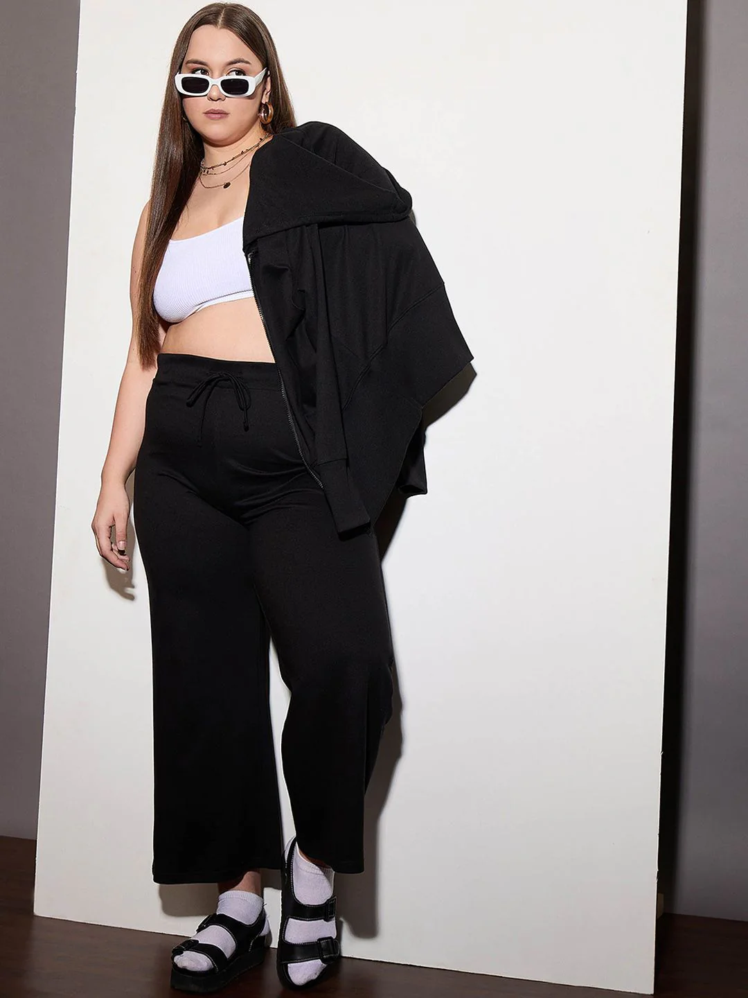 SASSAFRAS Curve Women Relaxed Fit Mid-Rise Track Pants - Image 4