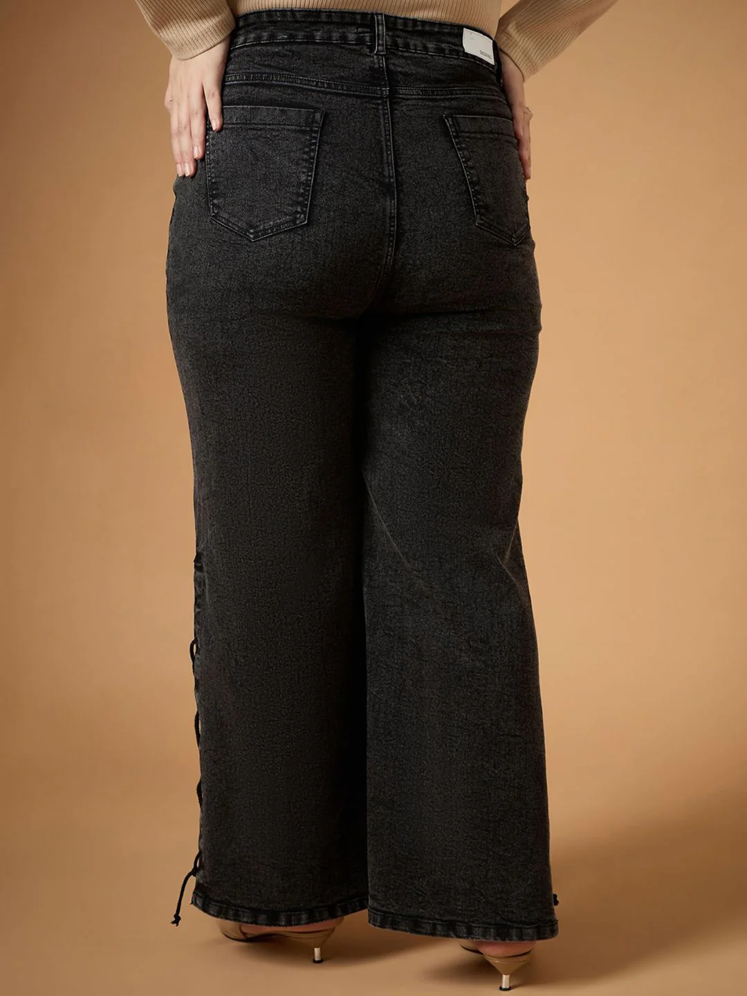 SASSAFRAS Curve Women Straight Fit Light Fade Acid Wash Stretchable Jeans - Image 2