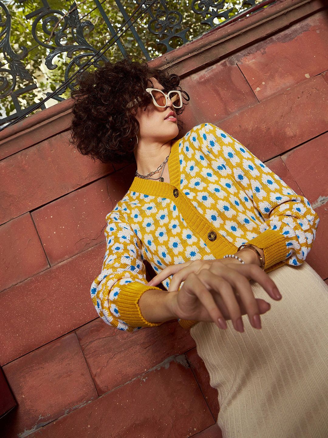 SASSAFRAS Floral Printed V-Neck Ribbed Woollen Cardigan - Image 6
