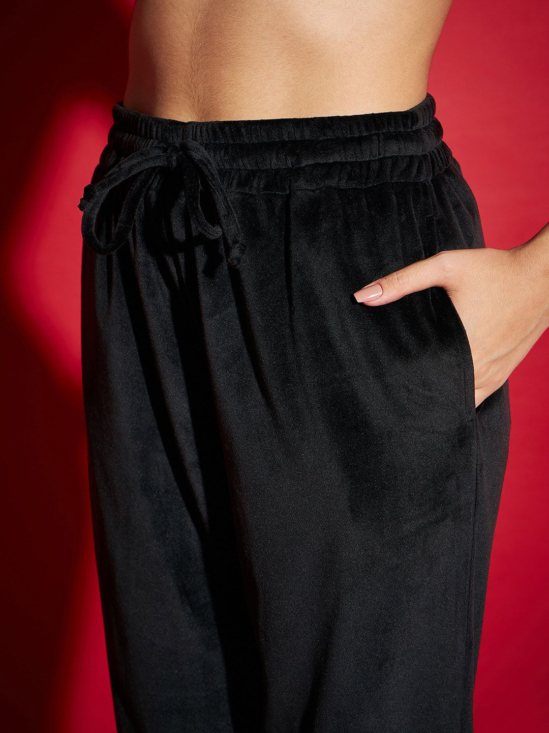 SASSAFRAS Maroon Colourblocked Velvet Sweatshirt With Joggers - Image 3