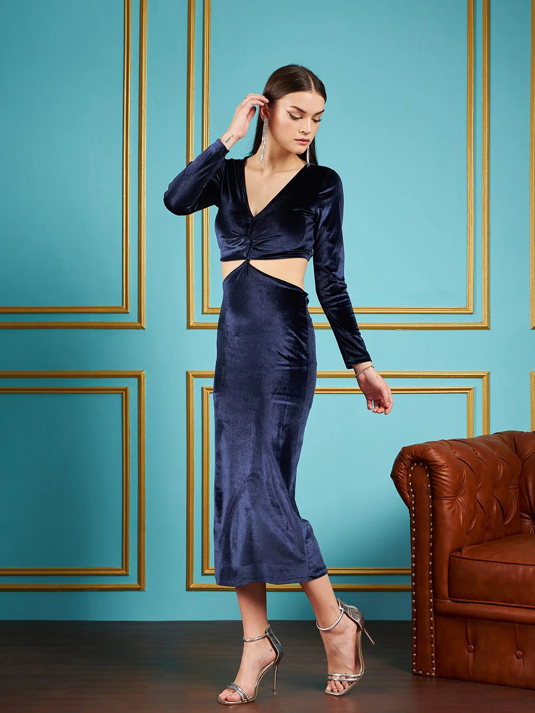 SASSAFRAS Navy Blue V-Neck Cut-Out Detail Velvet Sheath Dress - Image 3