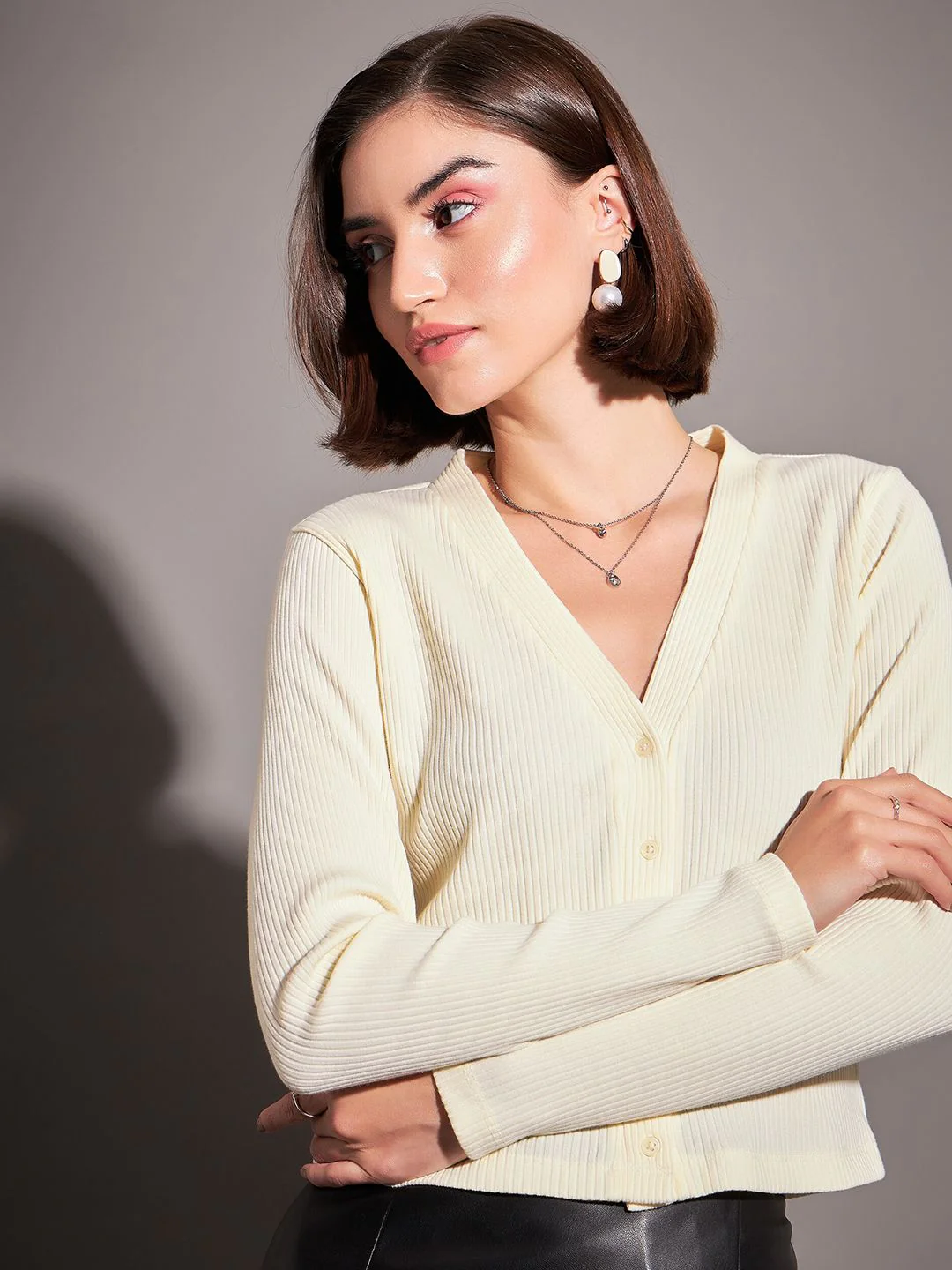 SASSAFRAS Off-White V-Neck Long Sleeves Crop Top - Image 2