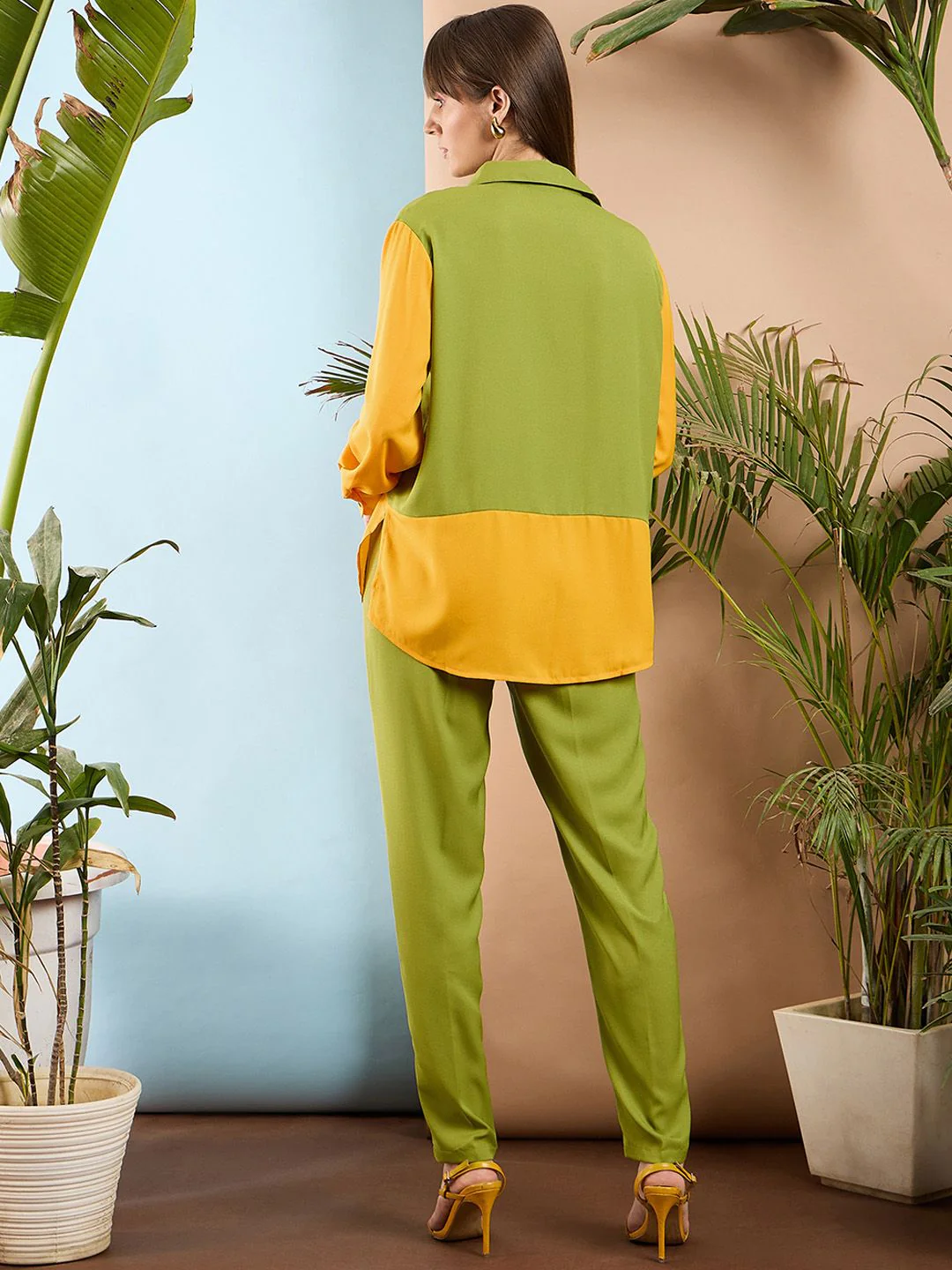 SASSAFRAS Olive Green Colourblocked Shirt With Trousers - Image 4