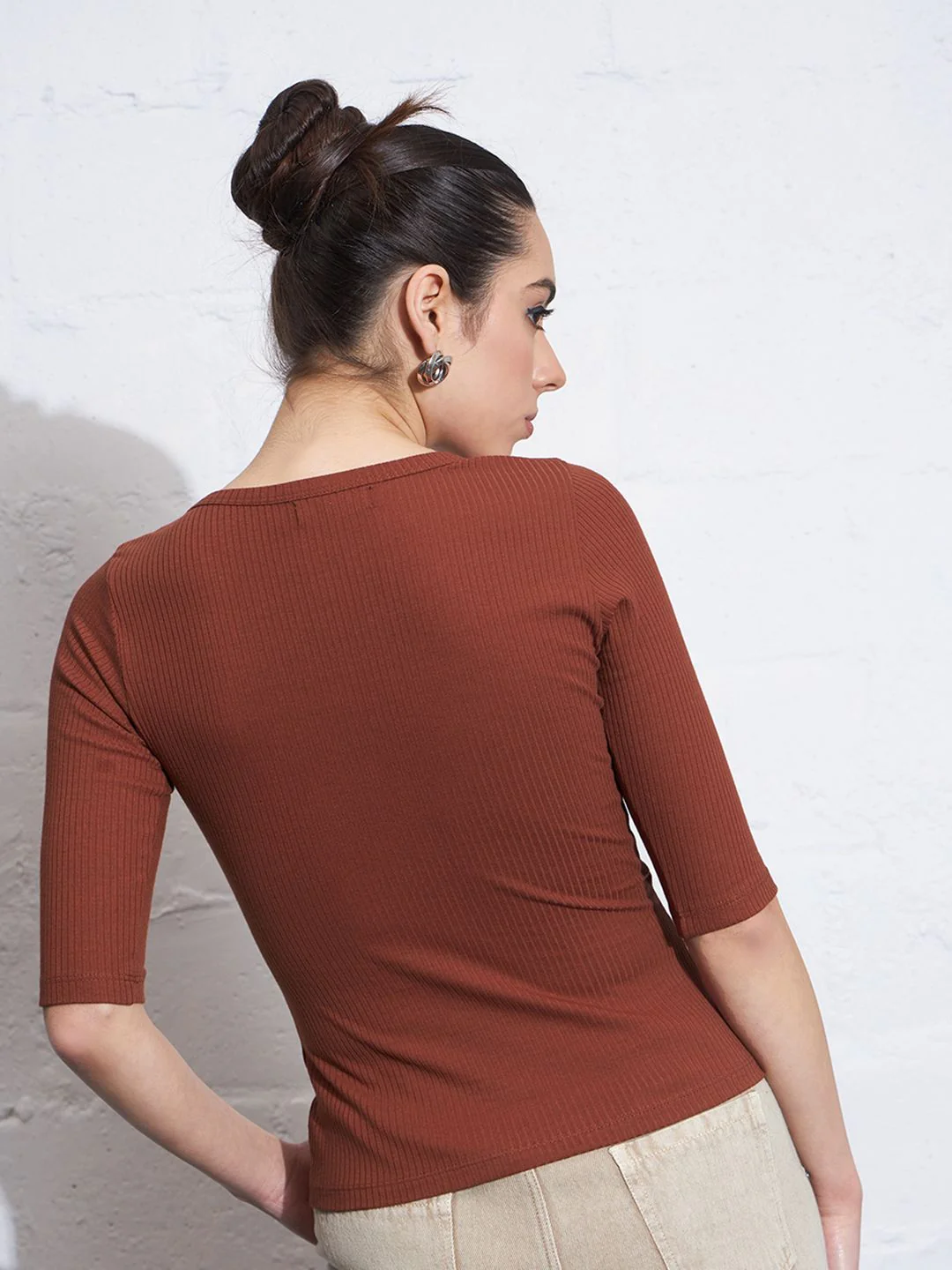 SASSAFRAS Rust Cut-Out Detail Fitted Top - Image 5