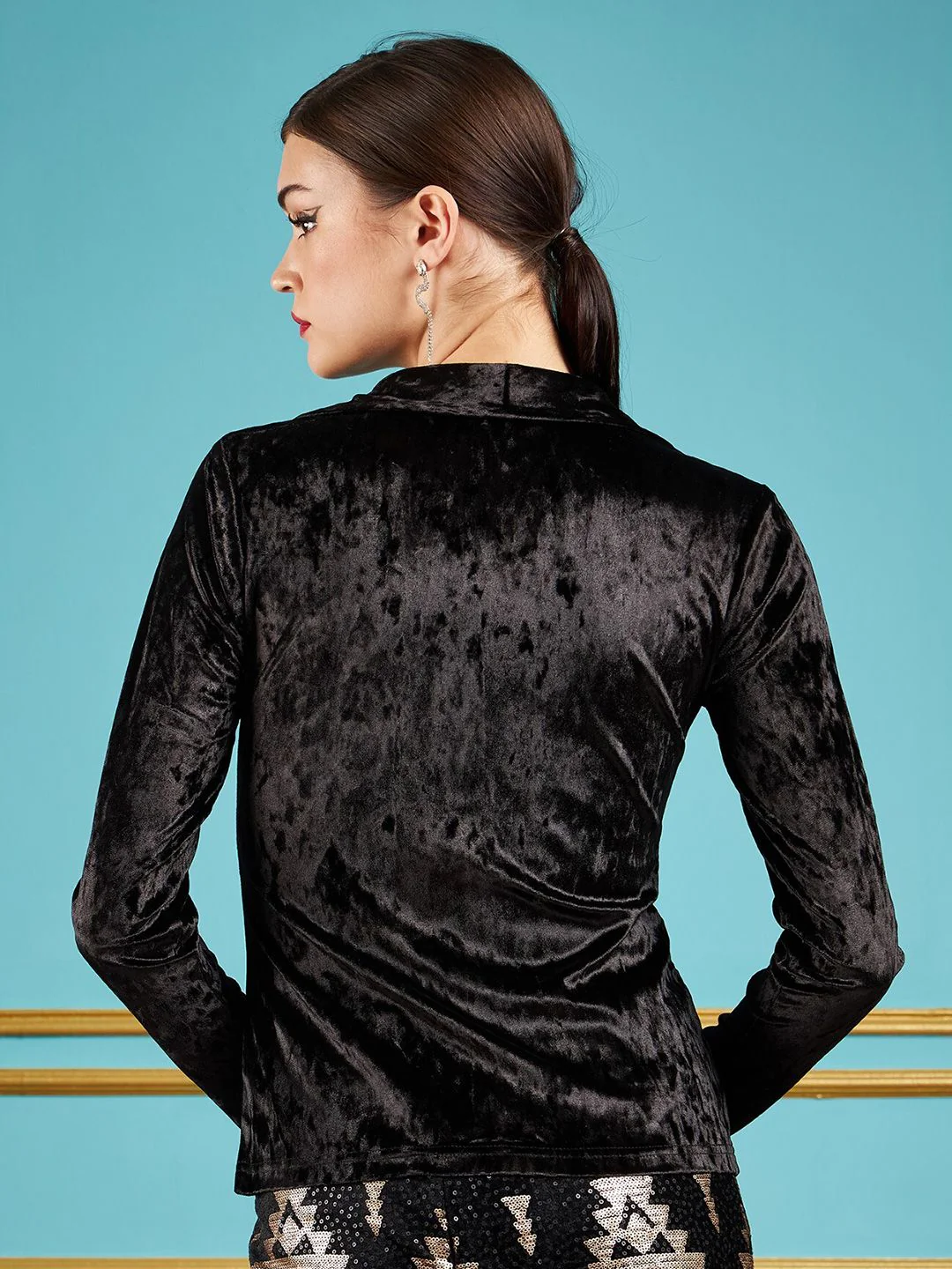 SASSAFRAS Spread Collar Slim Fit Textured Velvet Ruched Party Shirt - Image 5