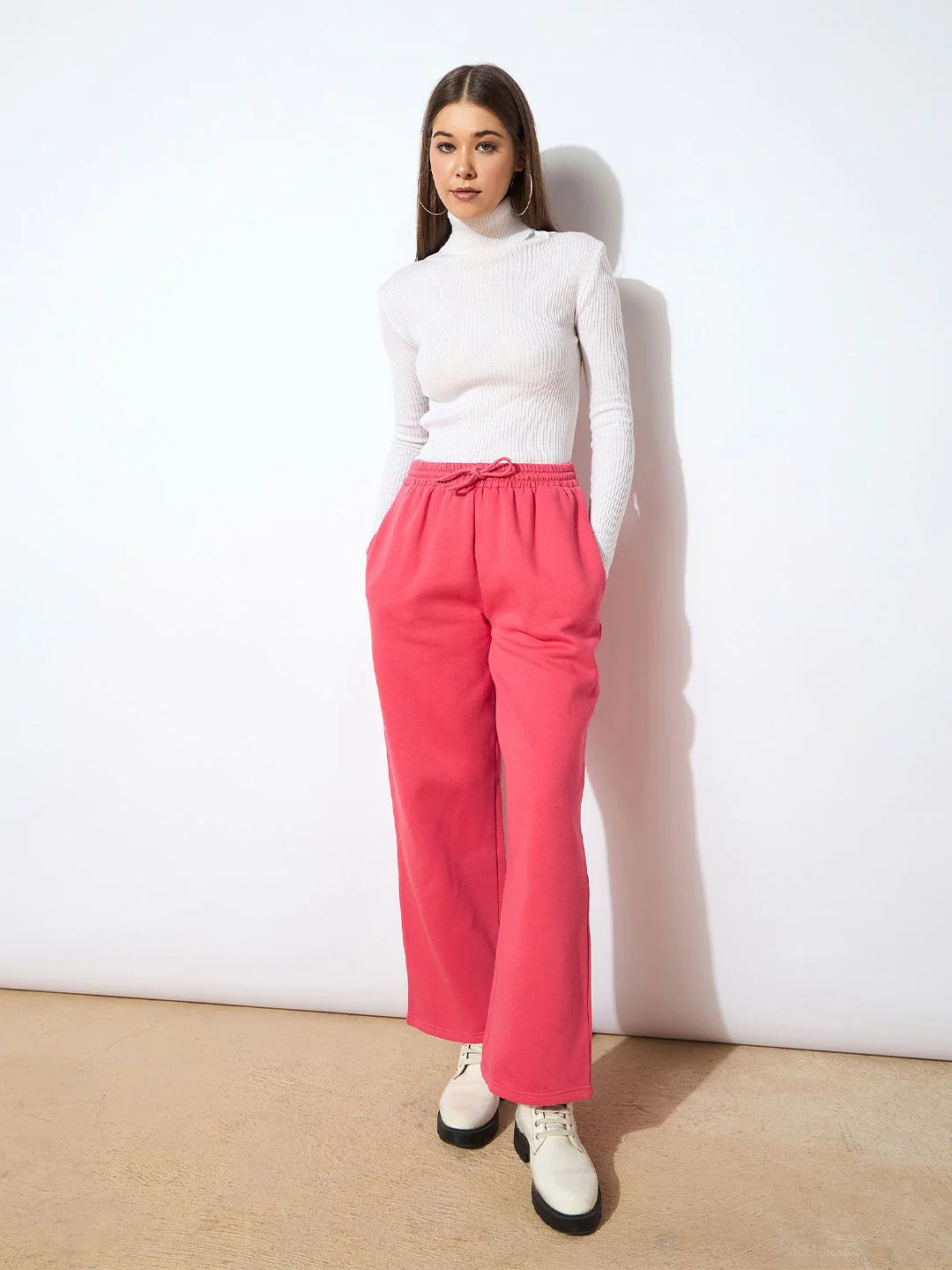 SASSAFRAS Women Black Relaxed Fit Mid-Rise Fleece Track Pants - Image 5