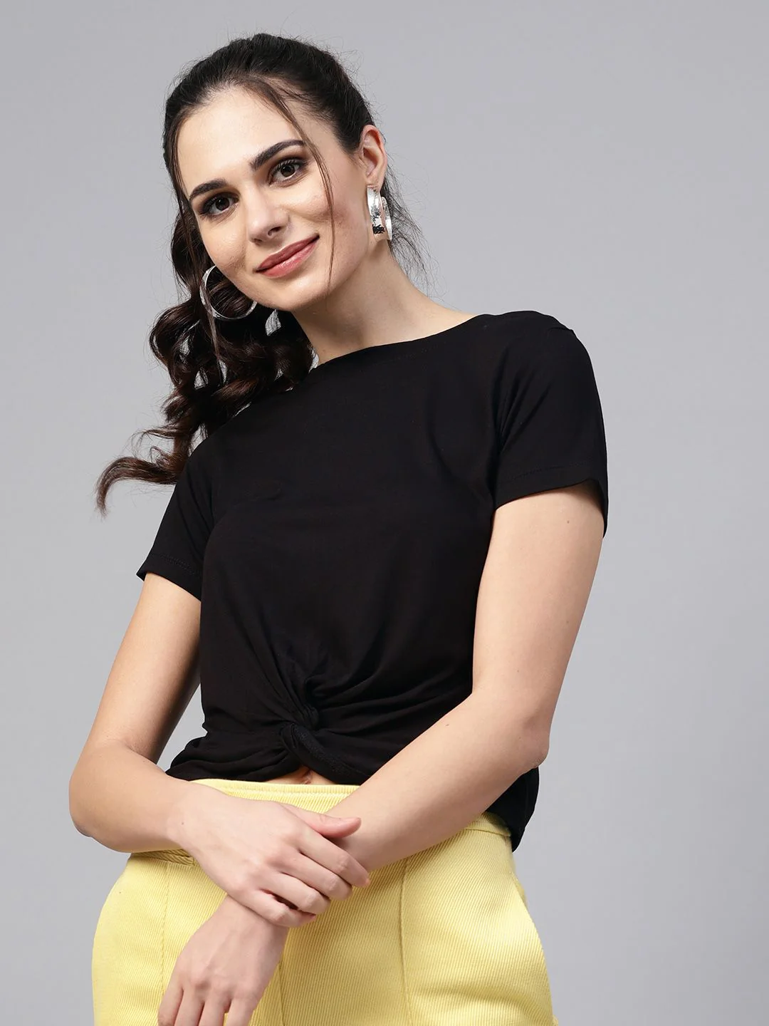 SASSAFRAS Women Black Solid Crop Top