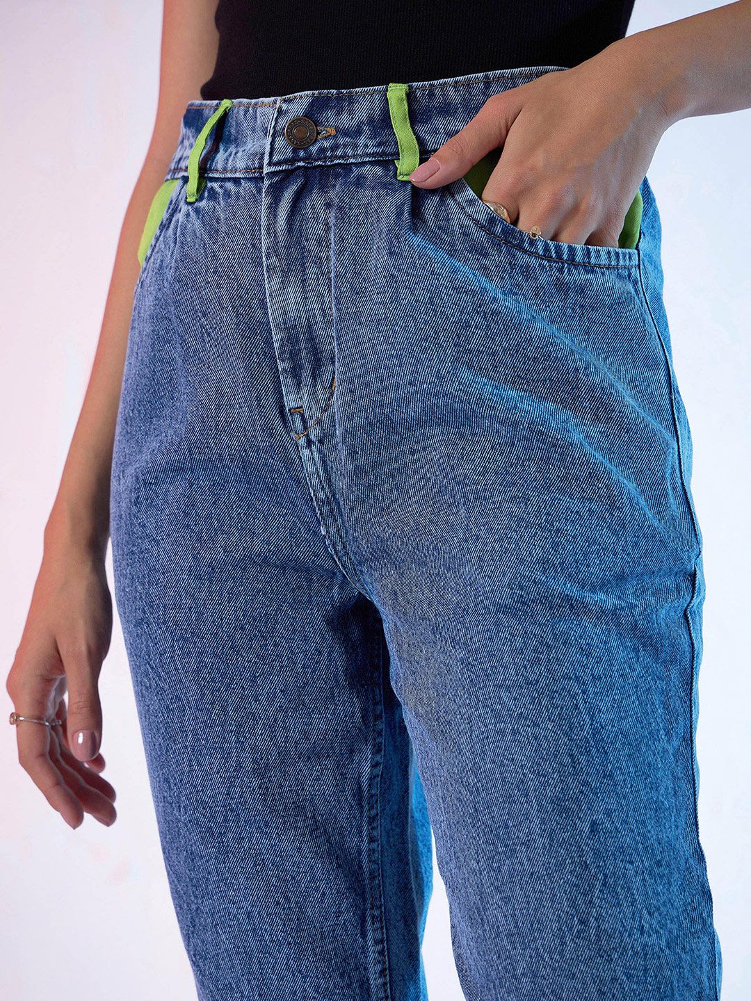 SASSAFRAS Women Blue Regular Fit Mid-Rise Pleated Clean Look Slouchy Jeans - Image 7