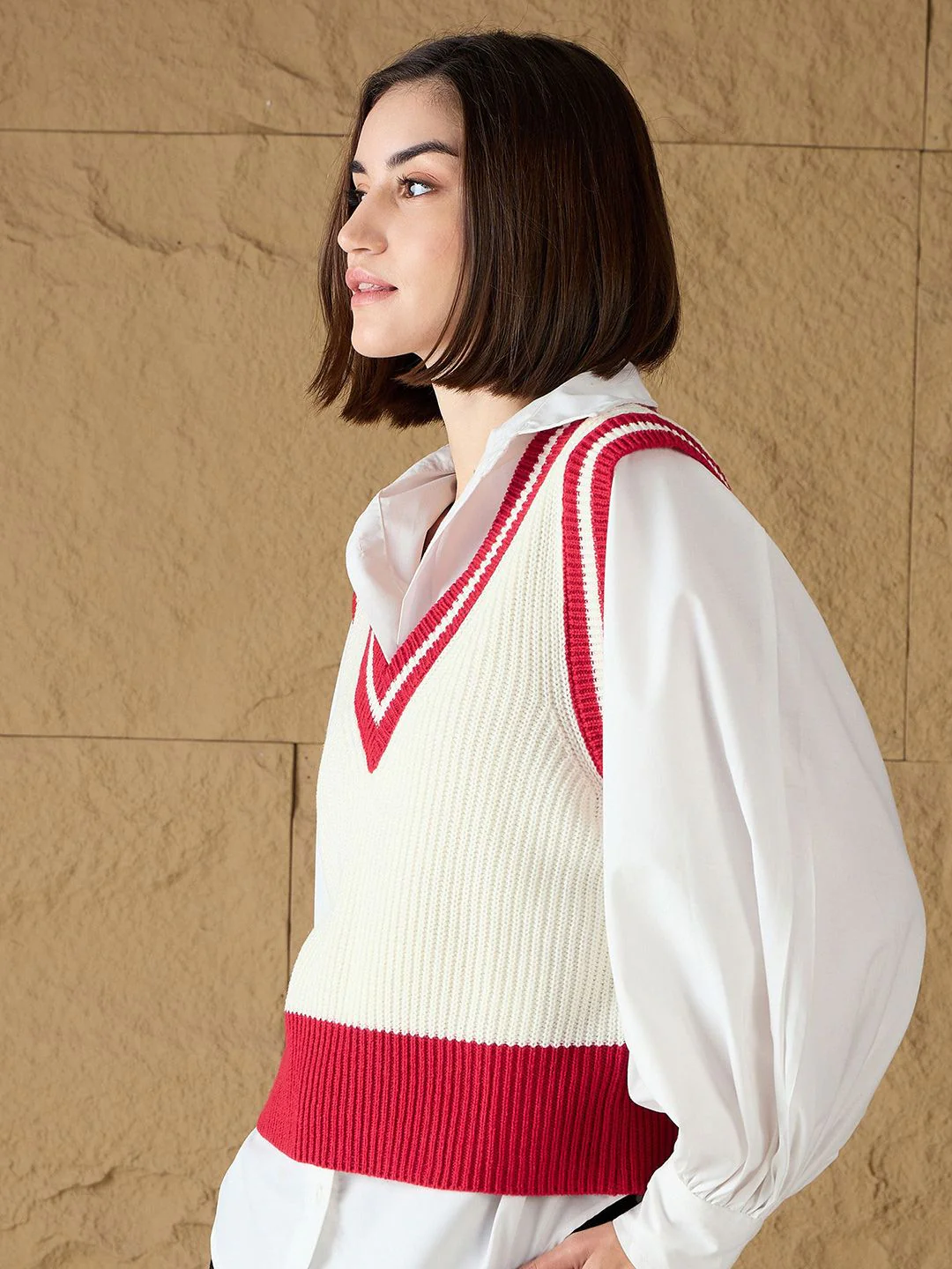 SASSAFRAS Women Colourblocked Crop Sweater Vest - Image 5