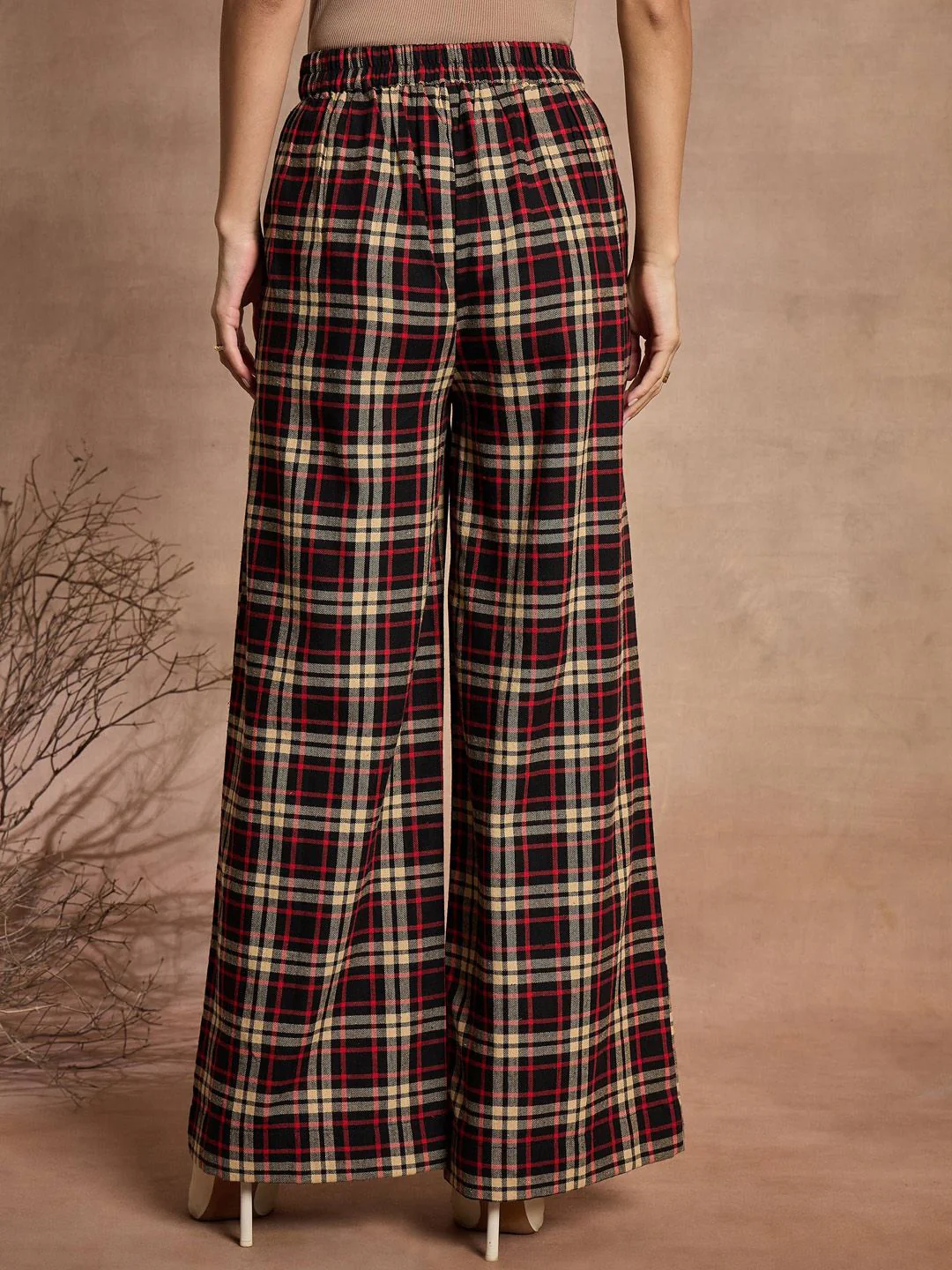SASSAFRAS Women Cotton Checked Relaxed High-Rise Trousers - Image 5