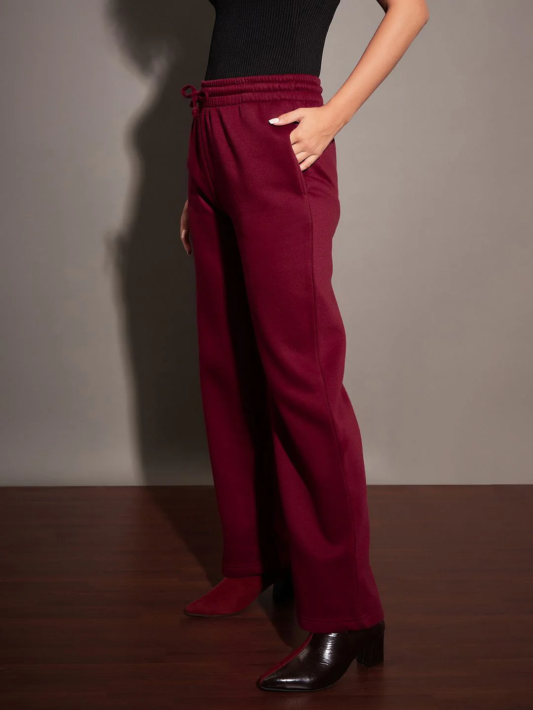 SASSAFRAS Women Maroon Relaxed Fit Mid-Rise Fleece Track Pants - Image 2