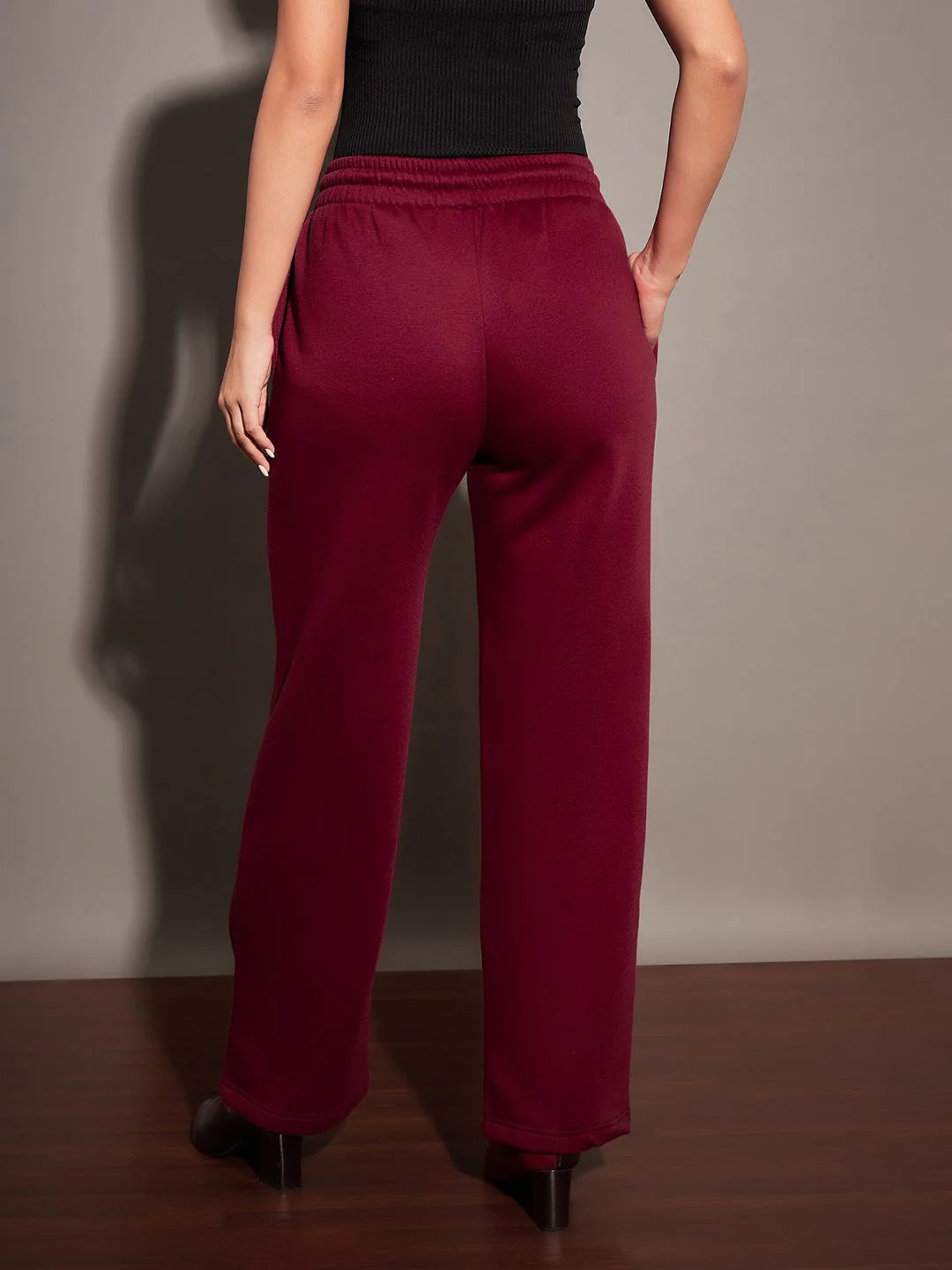 SASSAFRAS Women Maroon Relaxed Fit Mid-Rise Fleece Track Pants - Image 3