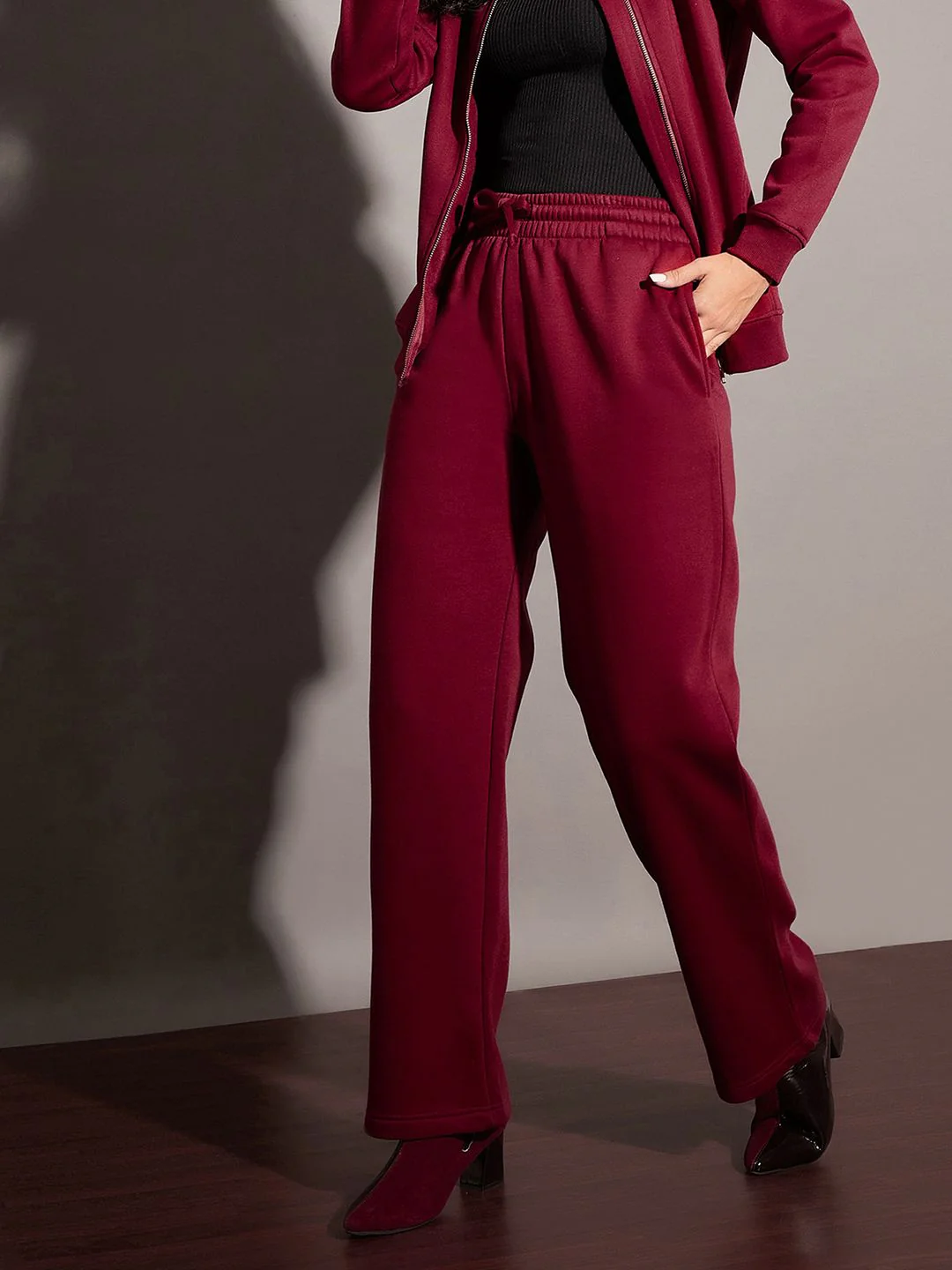 SASSAFRAS Women Maroon Relaxed Fit Mid-Rise Fleece Track Pants - Image 5