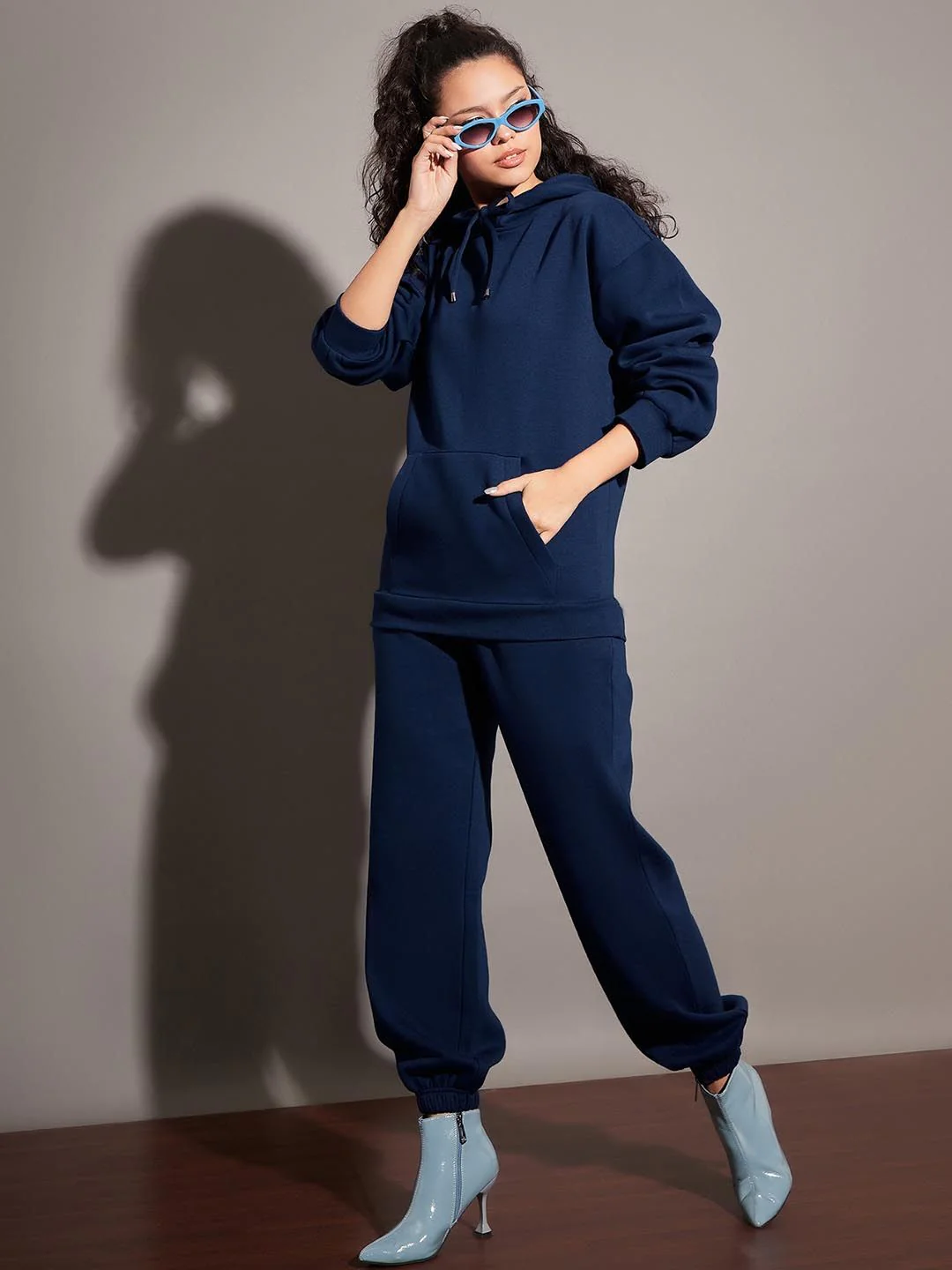 SASSAFRAS Women Navy Blue Relaxed Fit Mid-Rise Fleece Joggers - Image 4