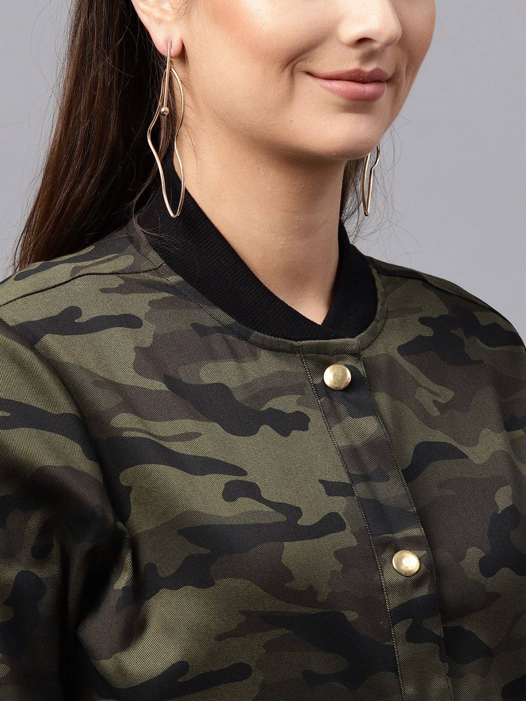 SASSAFRAS Women Olive Green & Black Printed Bomber Jacket - Image 2