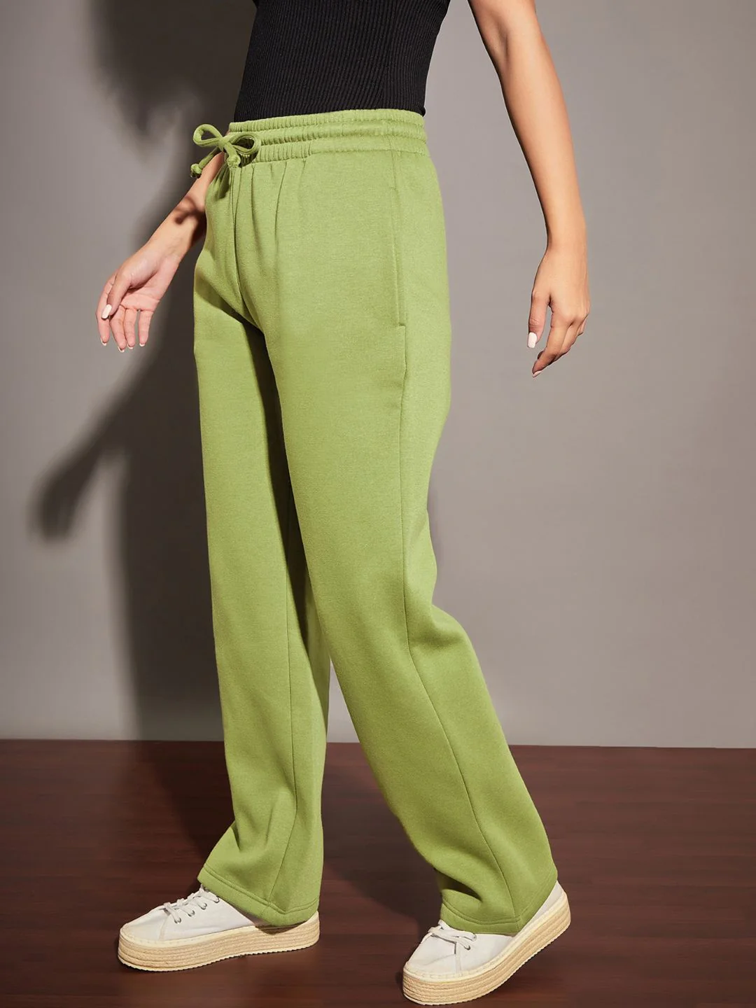 SASSAFRAS Women Olive Relaxed Fit Mid-Rise Fleece Track Pants - Image 2