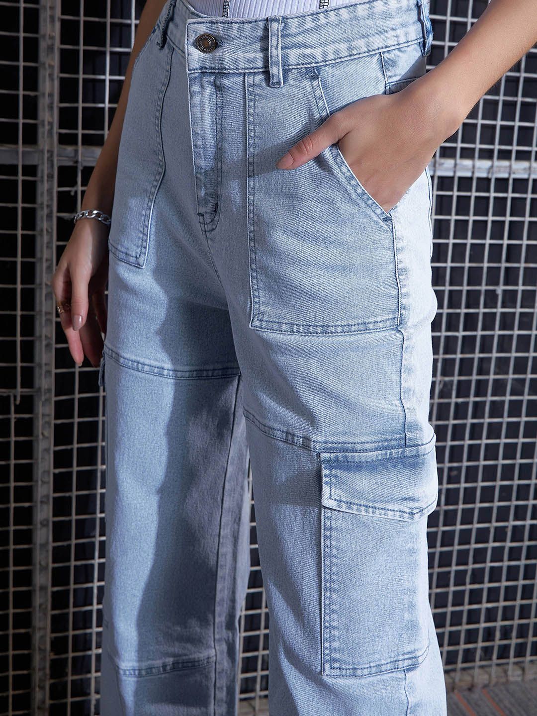 SASSAFRAS Women Straight Fit High-Rise Heavy Fade Stretchable Cargo Jeans - Image 6