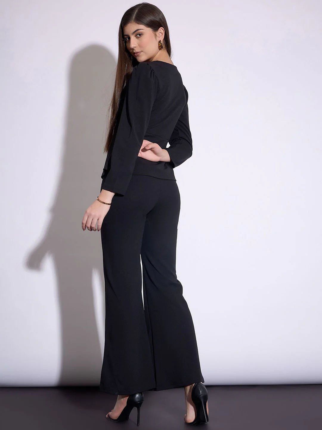 SASSAFRAS worklyf Sweetheart Neck Puff Sleeves Top With Bell Bottom Trousers - Image 4