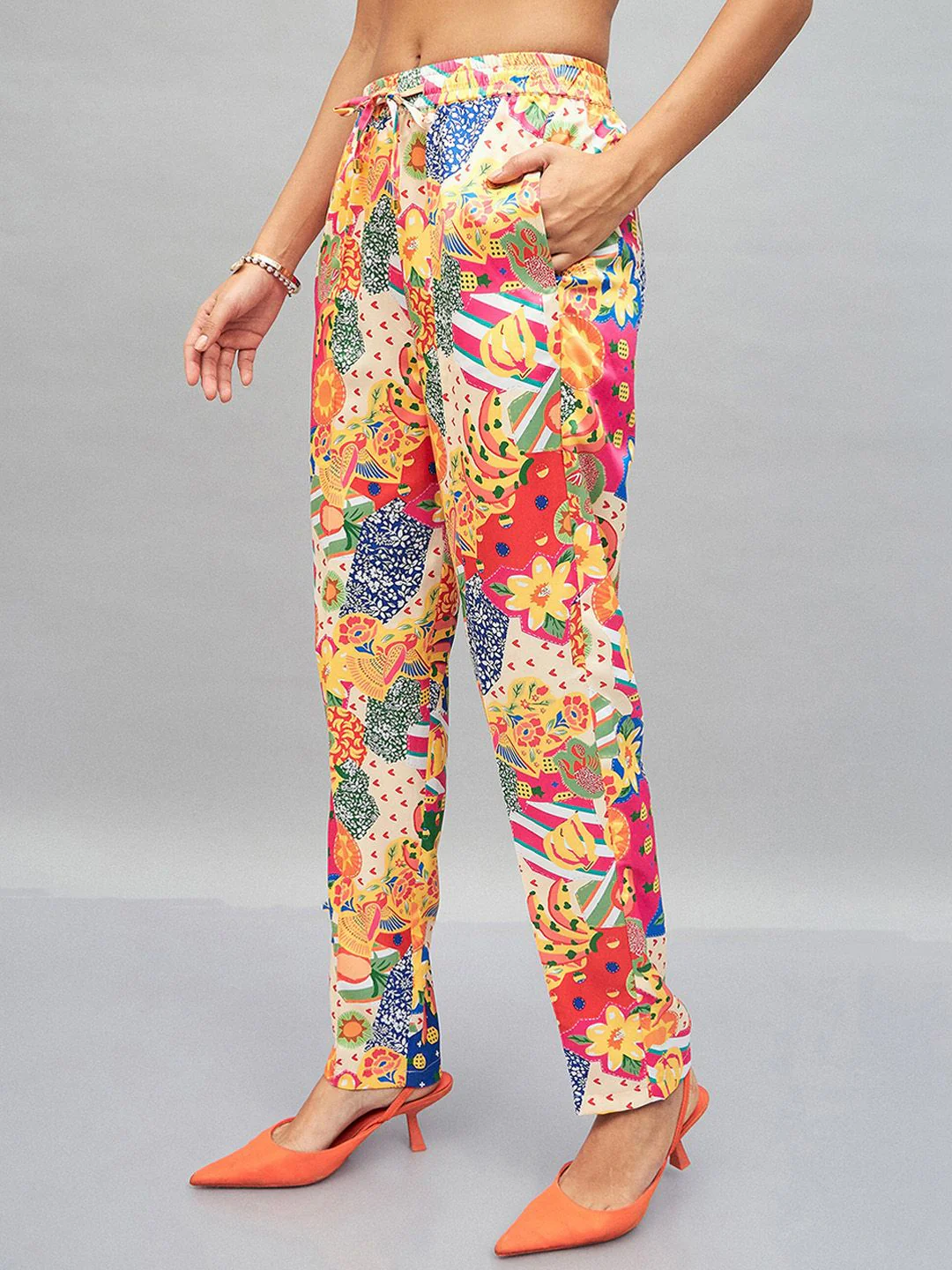 SASSAFRAS Yellow Women Floral Printed Straight Fit Trousers - Image 2