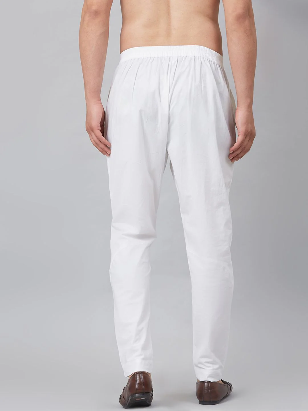See Designs Men White Solid Cotton Pyjamas - Image 5