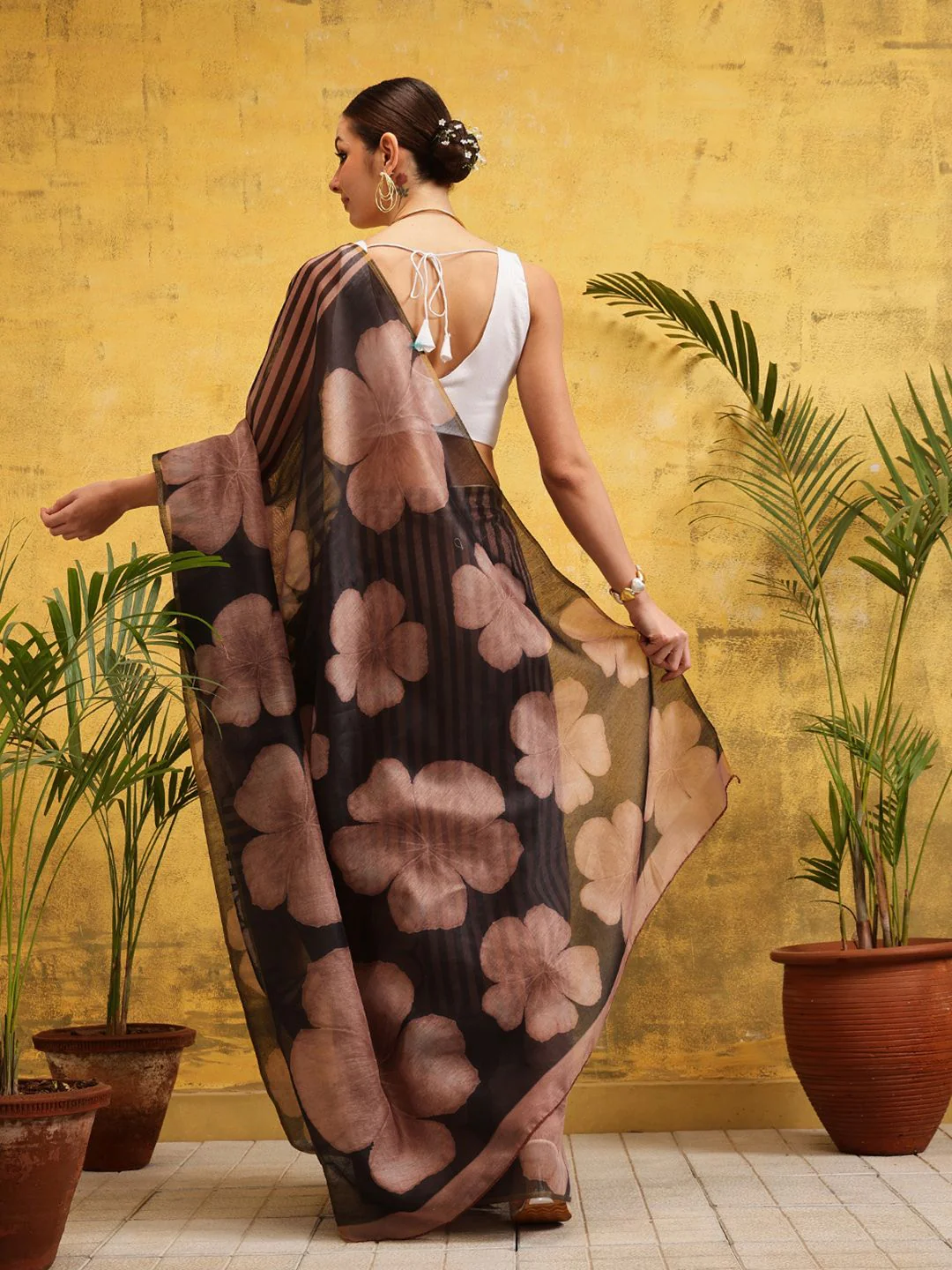 Silk Land Floral Striped Ready to Wear Chanderi Saree - Image 3
