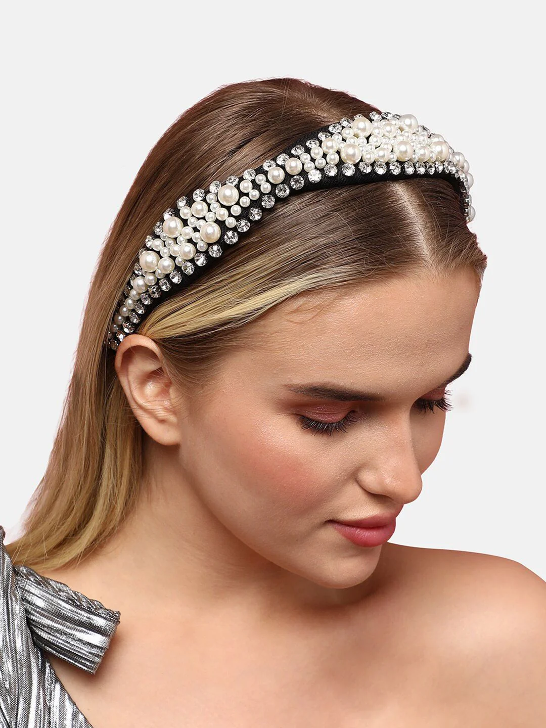 SOHI Embellished Fabric Hairband - Image 7