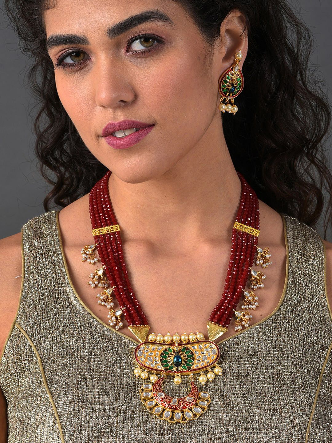 SOHI Gold-Plated White & Maroon Kundan-Studded & Pearl Beaded Jewellery Set - Image 6