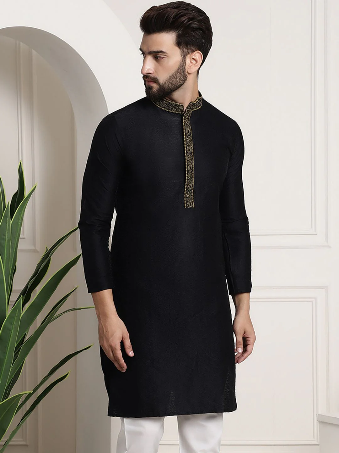 SOJANYA Men Black Solid Straight Kurta - Image 5