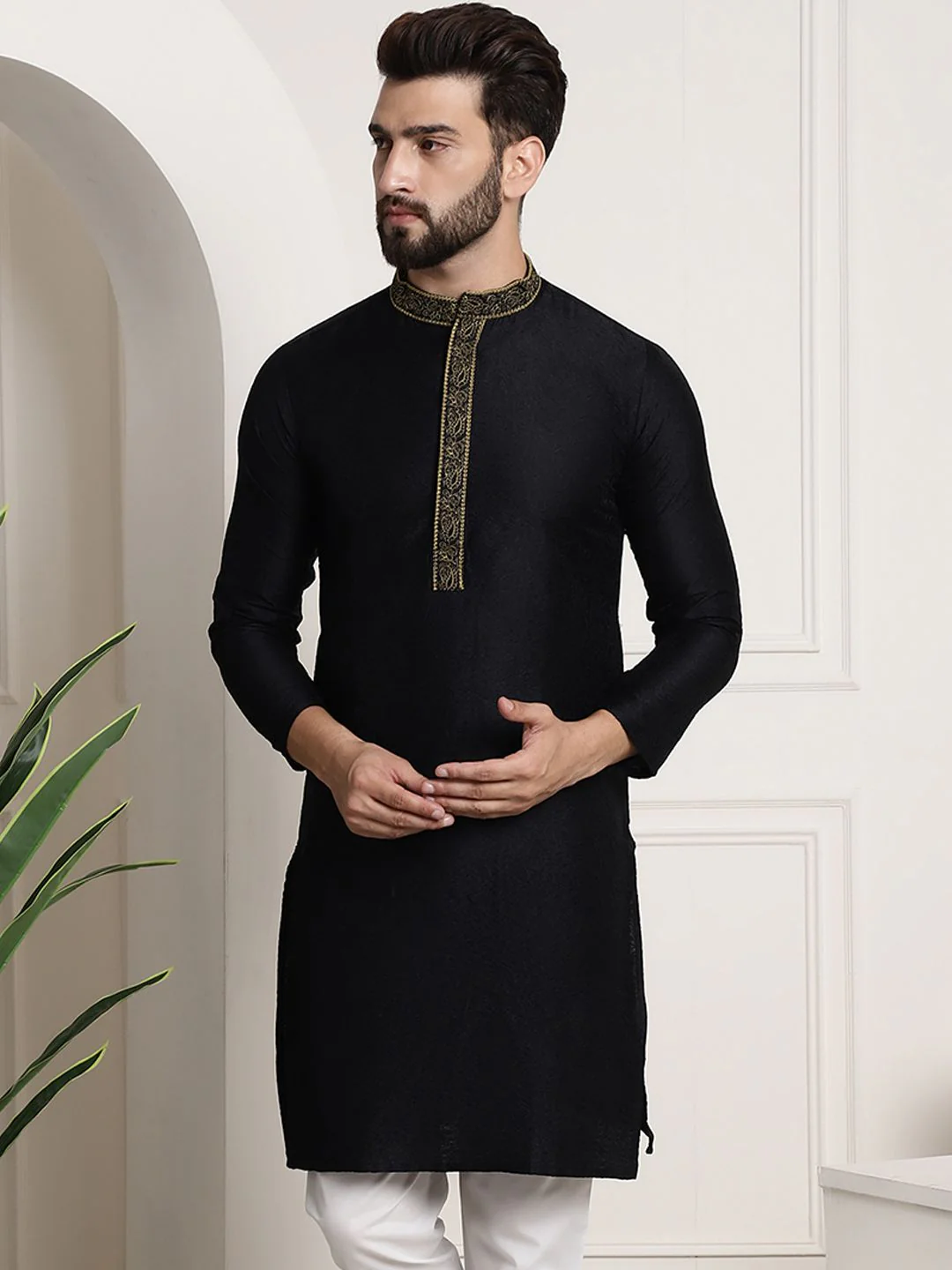 SOJANYA Men Black Woven Design Straight Kurta