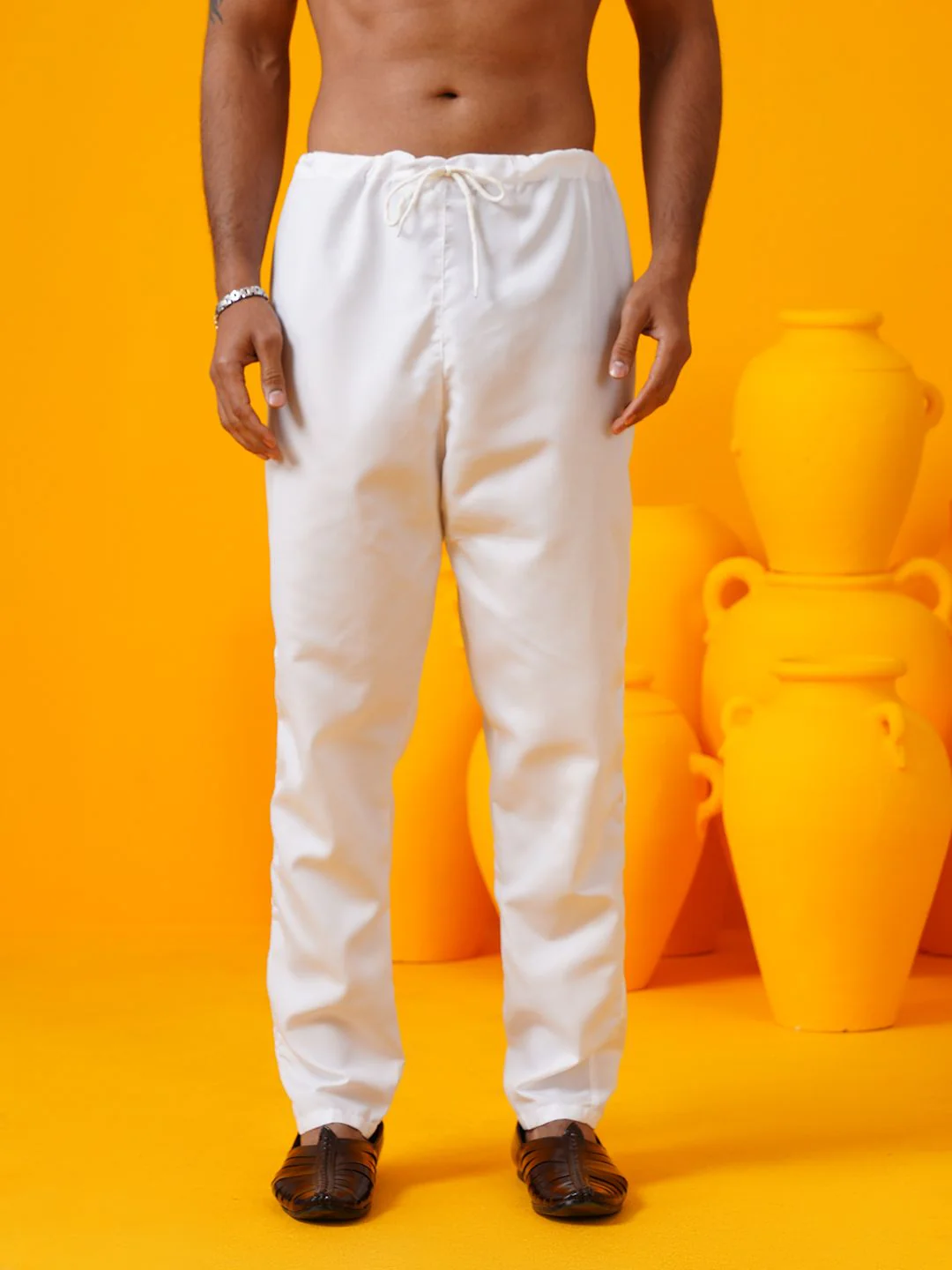 SOJANYA Men Floral Embroidered Regular Thread Work Pure Cotton Kurta with Pyjamas - Image 7