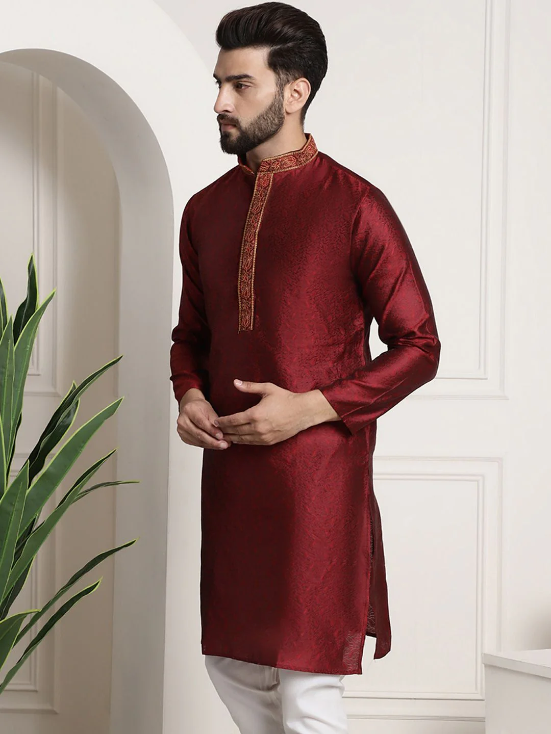SOJANYA Men Red Embroidered Straight Kurta - Image 4