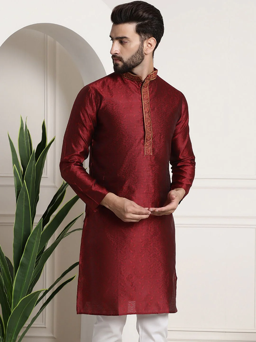 SOJANYA Men Red Embroidered Straight Kurta - Image 5