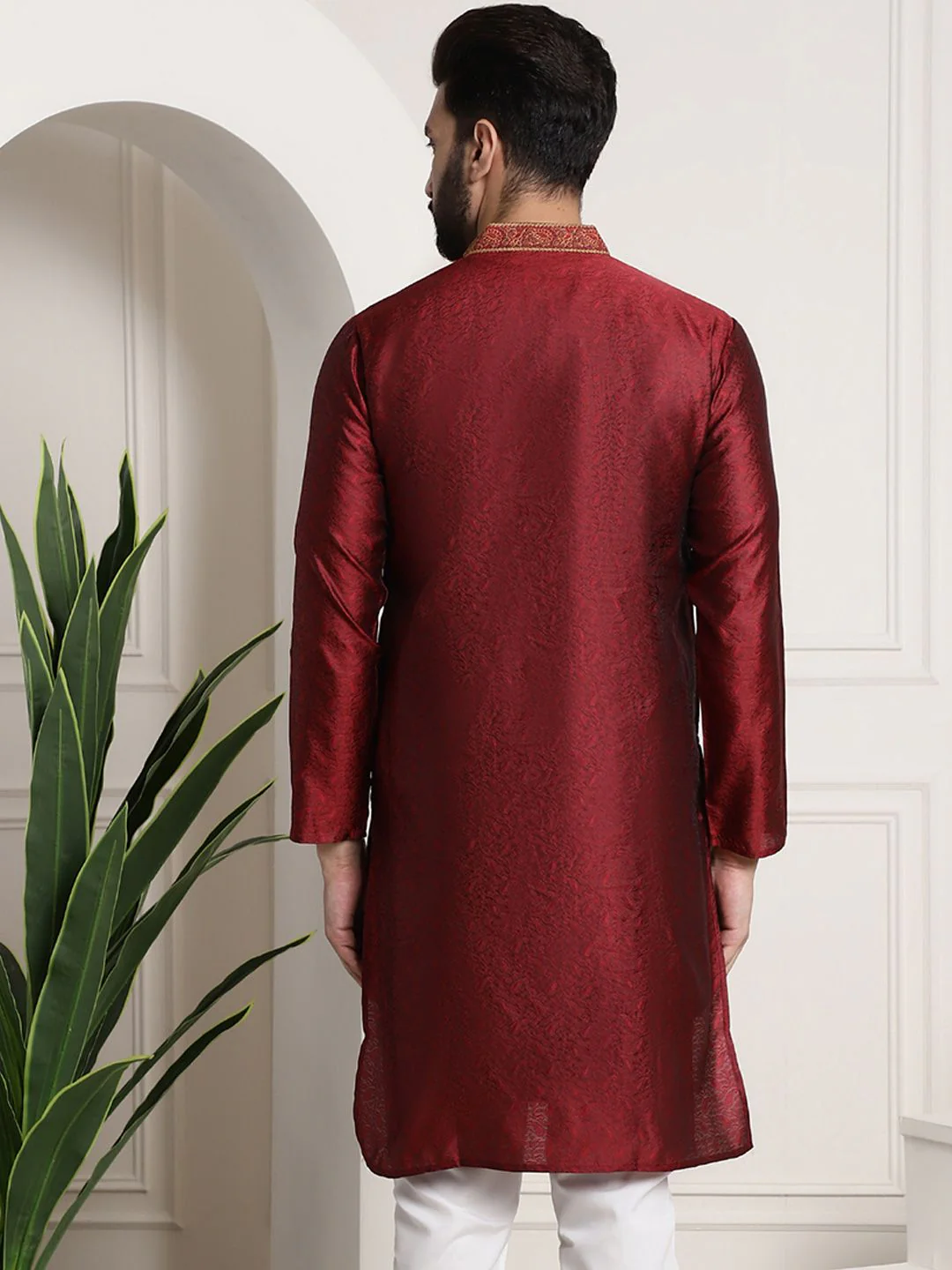 SOJANYA Men Red Embroidered Straight Kurta - Image 6
