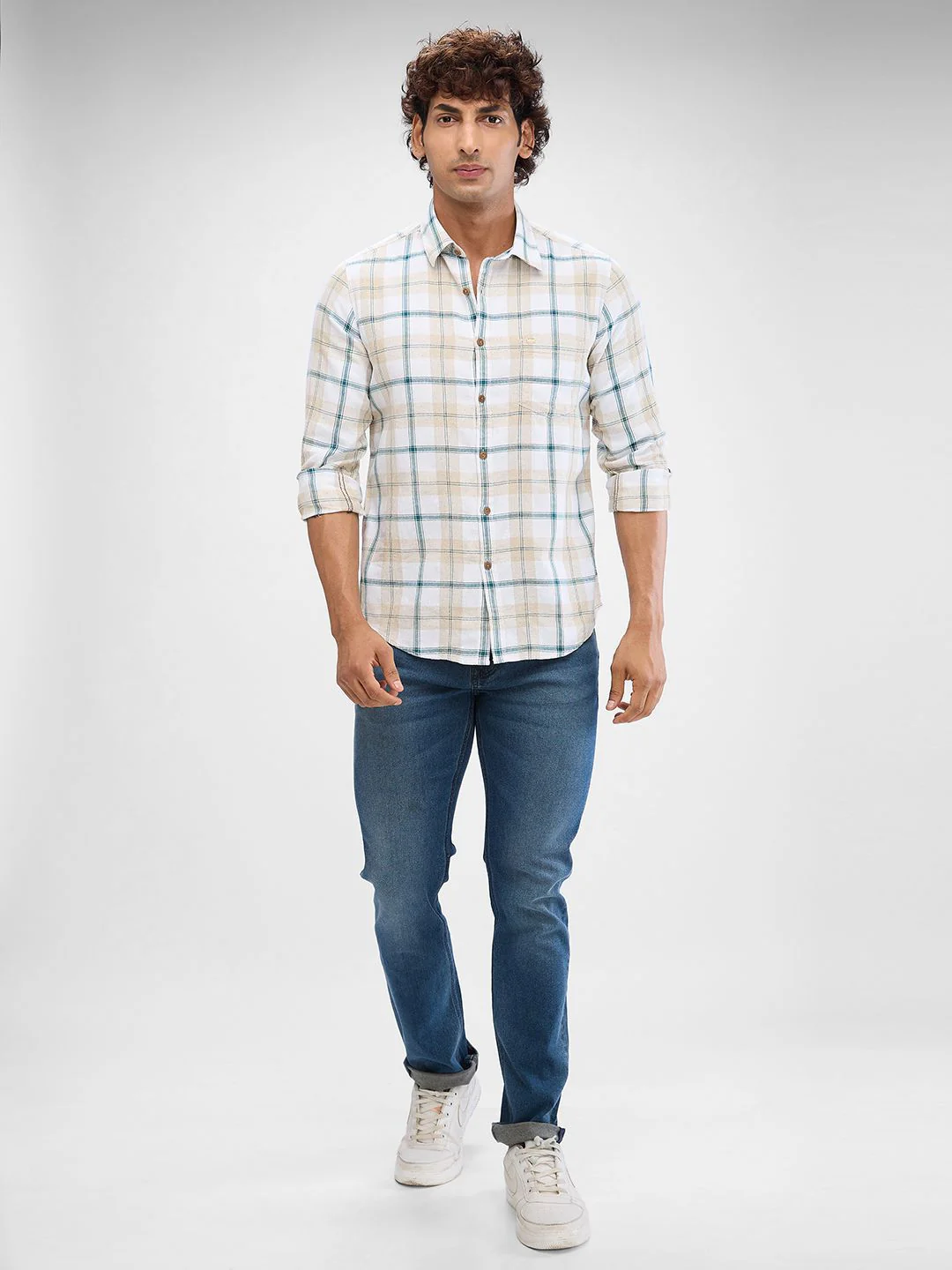 SPYKAR Men Slim Fit Opaque Checked Spread Collar Casual Shirt - Image 4