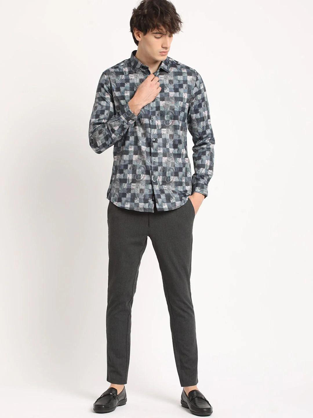 THE BEAR HOUSE Men Abstract Graphic Print Slim Fit Casual Shirt - Image 6