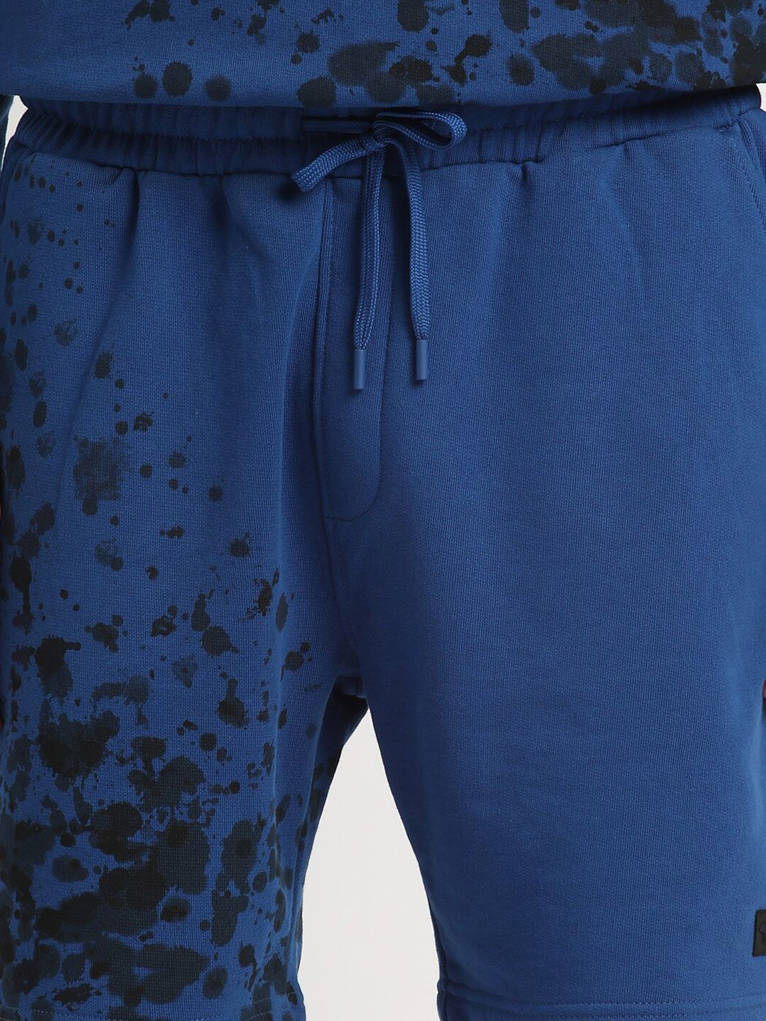 THE BEAR HOUSE Men Abstract Printed Pure Cotton Shorts - Image 4
