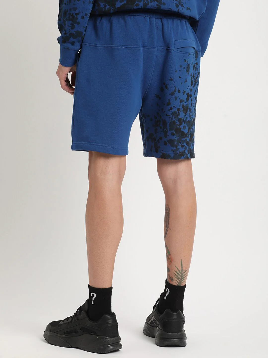 THE BEAR HOUSE Men Abstract Printed Pure Cotton Shorts - Image 5