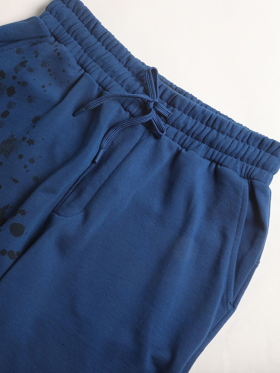 THE BEAR HOUSE Men Abstract Printed Pure Cotton Shorts - Image 6