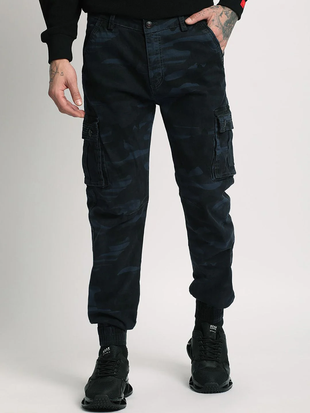 THE BEAR HOUSE Men Camouflage Printed Mid-Rise Regular Fit Cargos Trousers - Image 2
