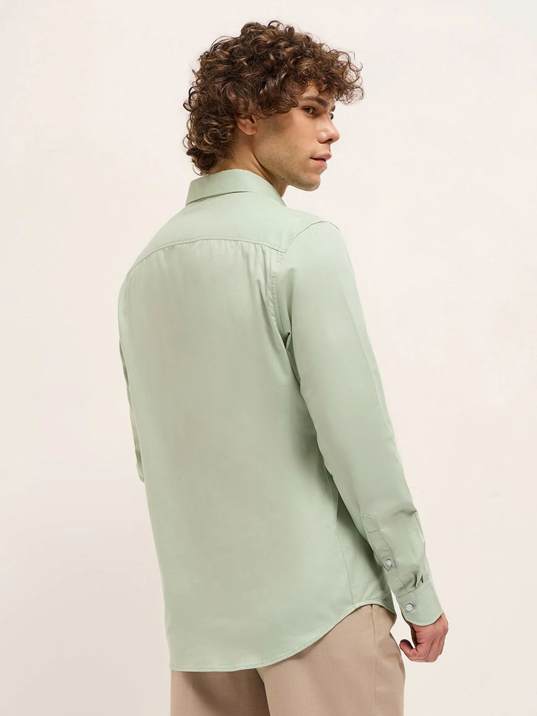 THE BEAR HOUSE Men Cotton Solid Tailored Fit Formal Shirt - Image 5