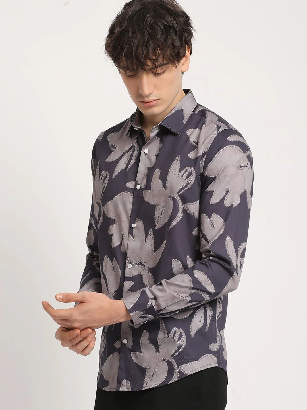 THE BEAR HOUSE Men Graphic Print Slim Fit Casual Shirt - Image 5