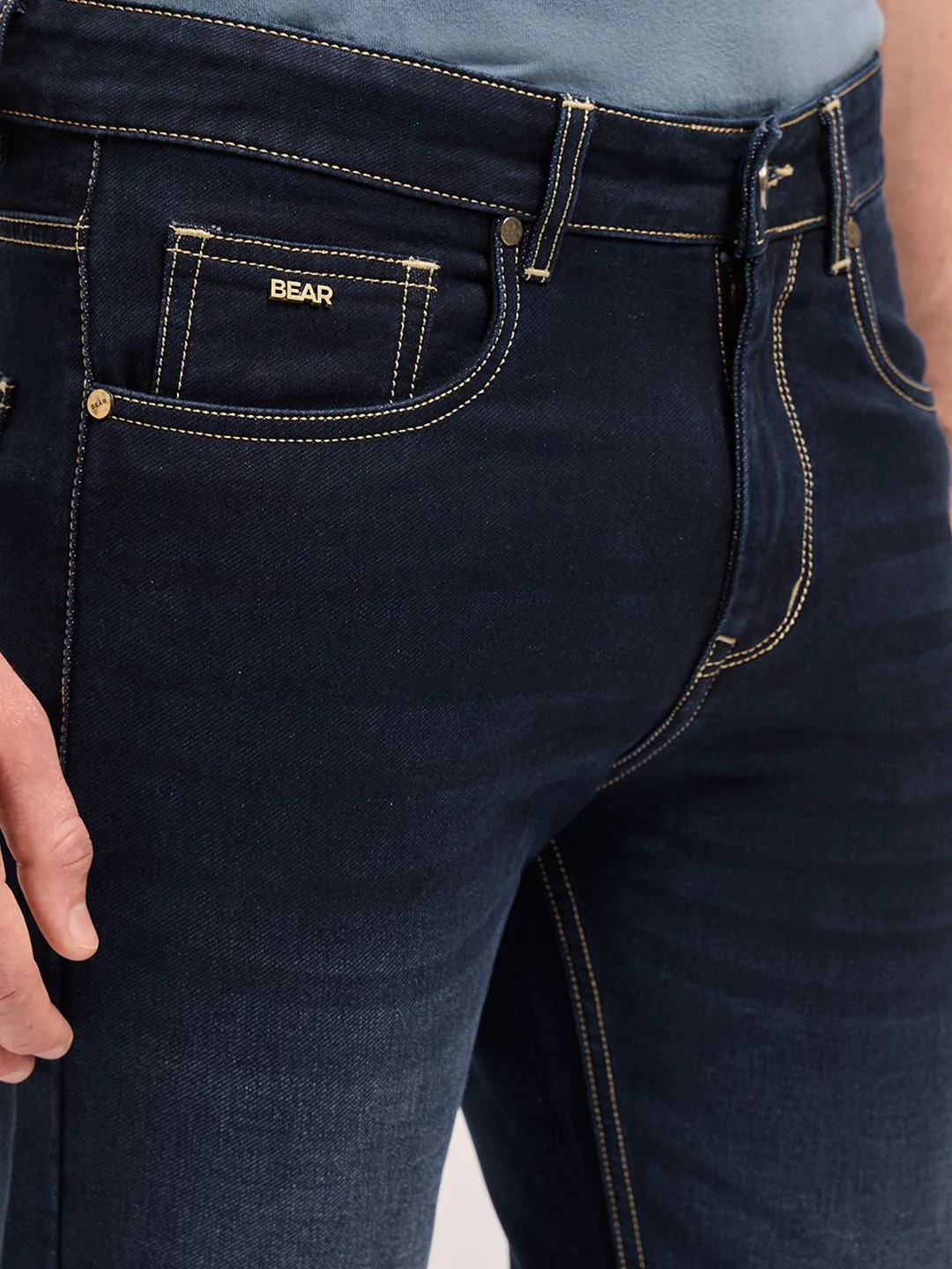 THE BEAR HOUSE Men Light Fade Slim Fit Stretchable Jeans - Image 4