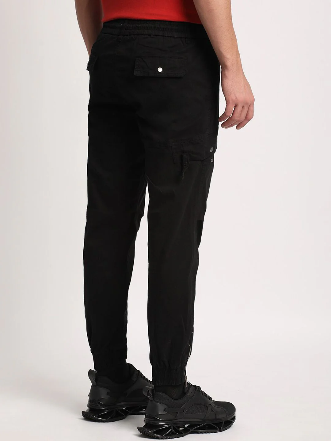 THE BEAR HOUSE Men Mid-Rise Easy Wash Regular Fit Cargos Trousers - Image 5