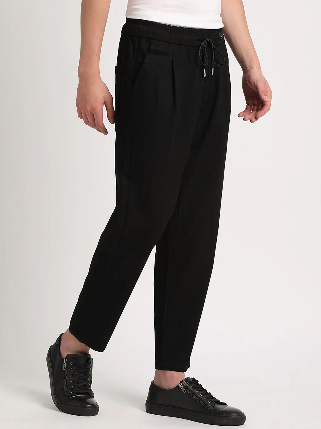 THE BEAR HOUSE Men Relaxed Loose Fit Pleated Regular Trousers - Image 2