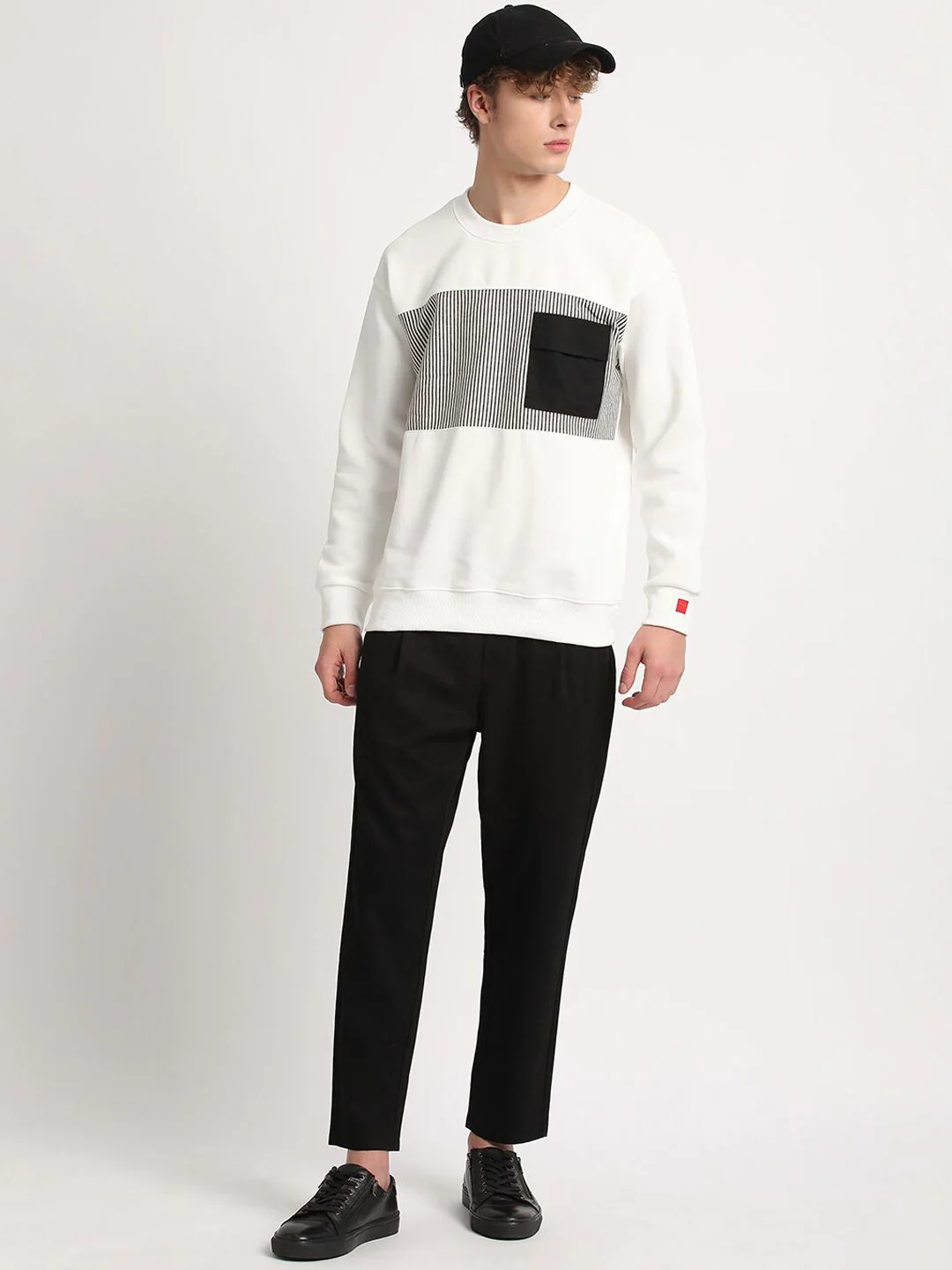 THE BEAR HOUSE Men Relaxed Loose Fit Pleated Regular Trousers - Image 4