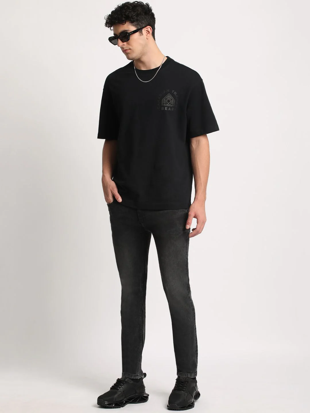 THE BEAR HOUSE Men Skinny Fit Light Fade Clean Look Stretchable Jeans - Image 4